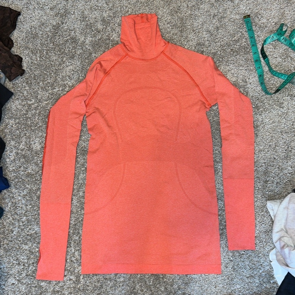 Lululemon Run: Swiftly Turtleneck Love Red Size 6 - Picture 9 of 15